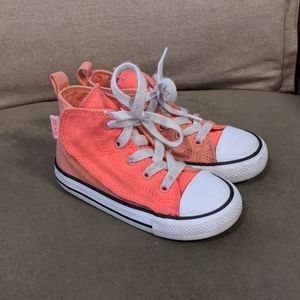 Toddler velcro Converse